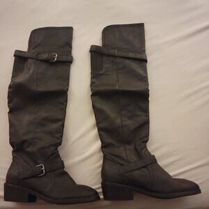 Black‎ boots